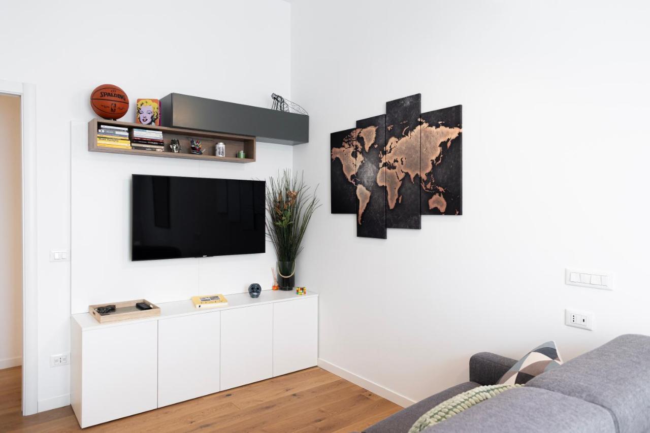 Elegante Bilocale In De Angeli - Piazzale Siena Apartment มิลาน ภายนอก รูปภาพ